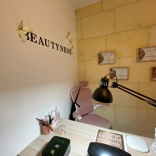 Institut Beautyness - Sourcils & cils Arles - Institut Beautyness - Photo Galerie - OneBooking
