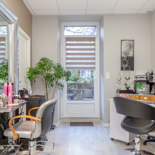 Atelier de Coiffure Karin (Concept Personnalisé Privé) - Coiffure Nîmes - Atelier de Coiffure Karin (Concept Personnalisé Privé) - Photo Galerie - OneBooking