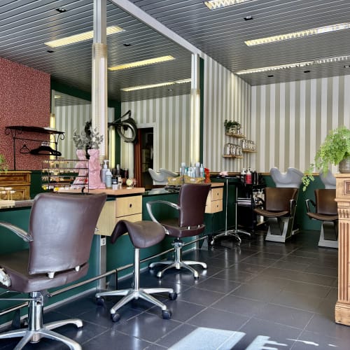 Georgette & Ses Barrettes - Coiffure Rennes - Georgette & Ses Barrettes - Photo Galerie - OneBooking