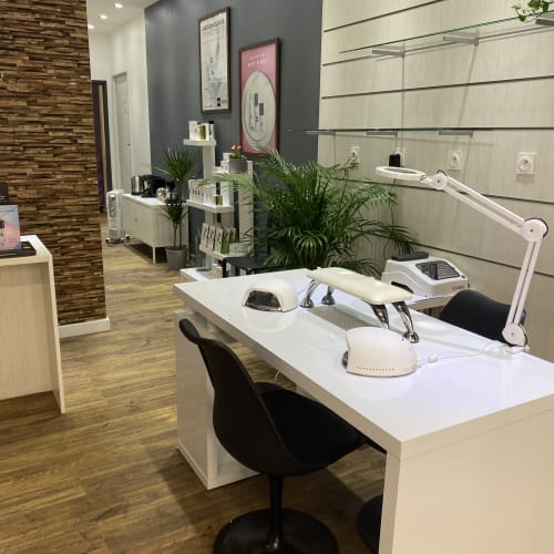 Telma Soin et Beauté - Onglerie Avignon - Telma Soin et Beauté - Photo Galerie - OneBooking