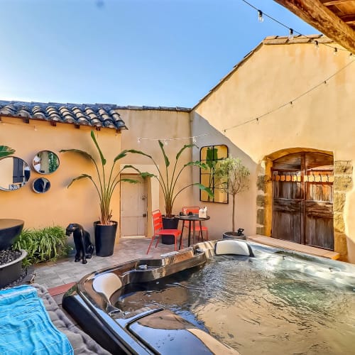 La Vermeillade Suites & SPAs - Massage Congénies - La Vermeillade Suites & SPAs - Photo Galerie - OneBooking