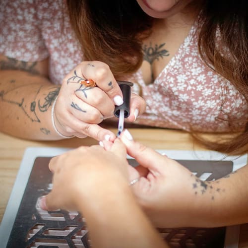 L’atelier de Carina - Onglerie Casseneuil - L’atelier de Carina - Photo Galerie - OneBooking