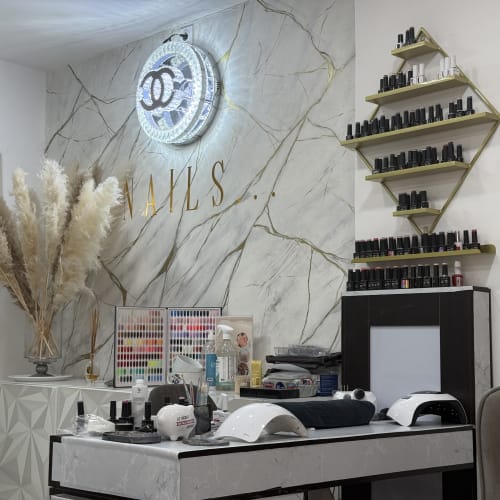 Lyna Beauty Cosmetic ( x Milli Nails 83) - Coiffure Toulon - Lyna Beauty Cosmetic ( x Milli Nails 83) - Photo Galerie - OneBooking