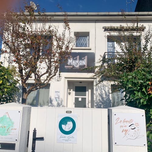 Isabelle Guitton - Reflexologue & Massages - Maison 211 - Coiffure Castres - Isabelle Guitton - Reflexologue & Massages - Maison 211 - Photo Galerie - OneBooking