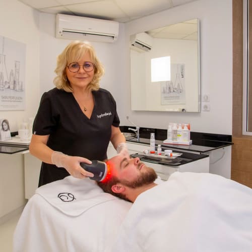 Institut de beauté - Clinic' ART Beauté - Onglerie Vichy - Institut de beauté - Clinic' ART Beauté - Photo Galerie - OneBooking