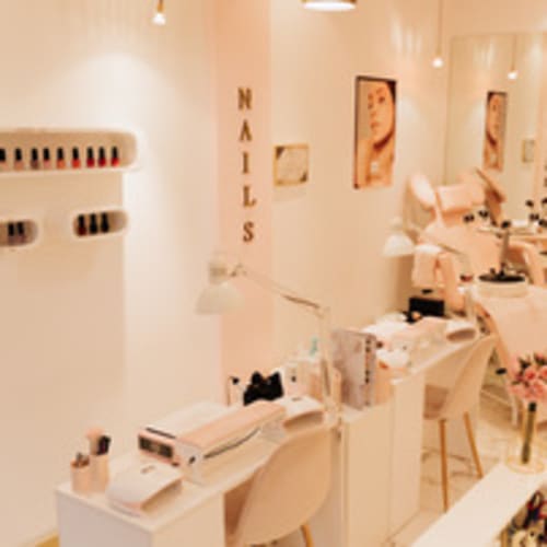 La Jolie Poudrée - Onglerie Amiens - La Jolie Poudrée - Photo Galerie - OneBooking