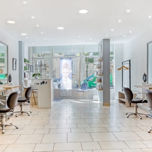 Un Brun d'Elegance - Coiffure Dijon - Un Brun d'Elegance - Photo Galerie - OneBooking