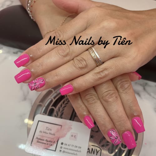Miss Nails - Spécialiste de la résine - Onglerie Cagnes-sur-Mer - Miss Nails - Spécialiste de la résine - Photo Galerie - OneBooking