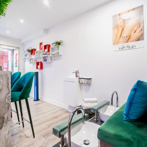 Pomme Rouge Nail Bar - Institut de beauté Paris - Pomme Rouge Nail Bar - Photo Galerie - OneBooking