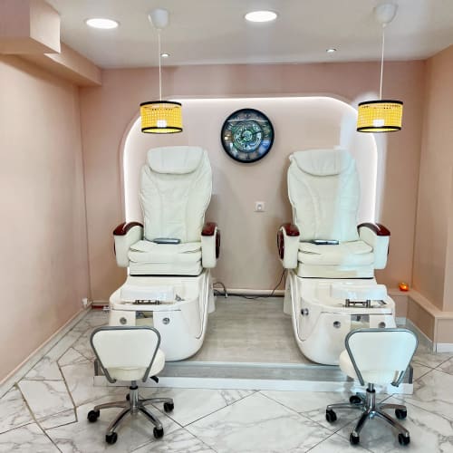 ZOUZOU Nail - Sourcils & cils Cagnes-sur-Mer - ZOUZOU Nail - Photo Galerie - OneBooking