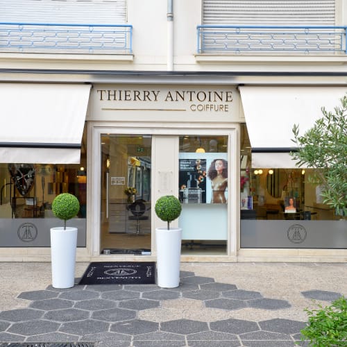 Thierry Antoine - Coiffure Esthétique - Soin visage Nice - Thierry Antoine - Coiffure Esthétique - Photo Galerie - OneBooking