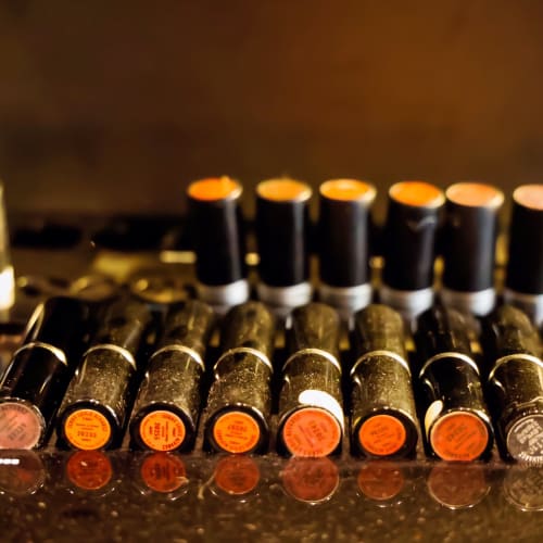 Conseils de brune - Maquillage Bordeaux - Conseils de brune - Photo Galerie - OneBooking