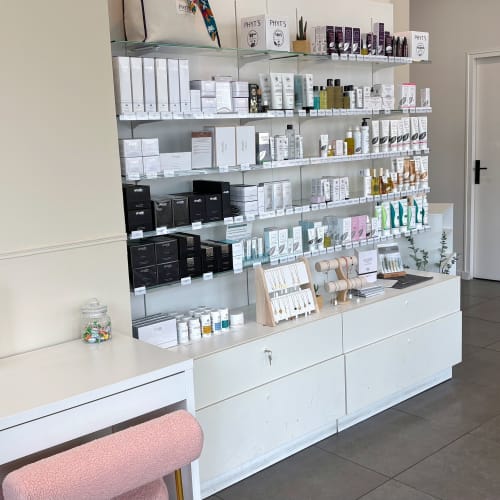 Womans Care - Coiffure Lunel - Womans Care - Photo Galerie - OneBooking