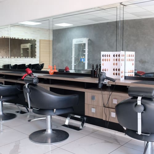 La Main d'Or - Sourcils & cils Vénissieux - La Main d'Or - Photo Galerie - OneBooking