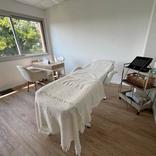 Les soins de Laurie : luxopuncture et prothésiste ongulaire - Institut de beauté Cannes - Les soins de Laurie : luxopuncture et prothésiste ongulaire - Photo Galerie - OneBooking