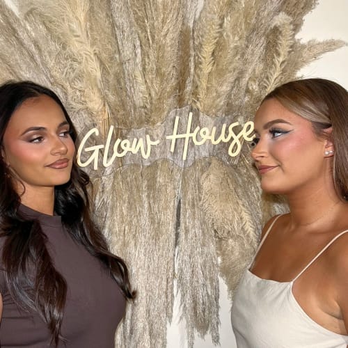 Glow House - Onglerie Mérignac - Glow House - Photo Galerie - OneBooking