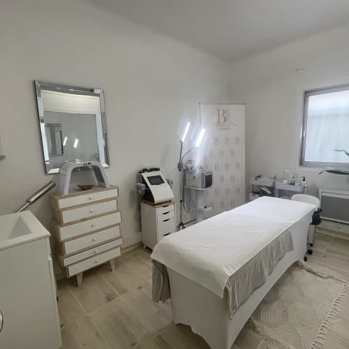 Beauty’legend - Onglerie Perpignan - Beauty’legend - Photo Galerie - OneBooking