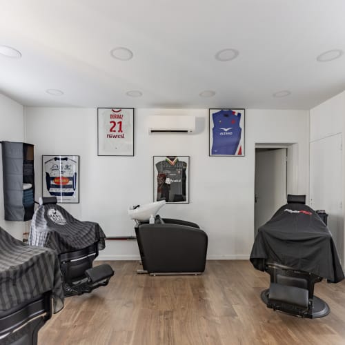 Jo Barber Square - Coiffure Toulouse - Jo Barber Square - Photo Galerie - OneBooking