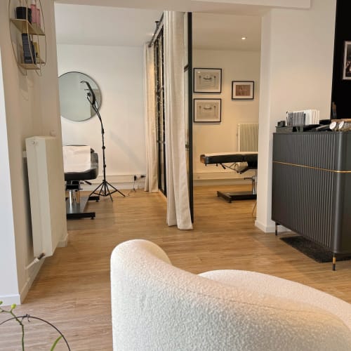 Nano cils-sourcils - Épilation Aix-les-Bains - Nano cils-sourcils - Photo Galerie - OneBooking