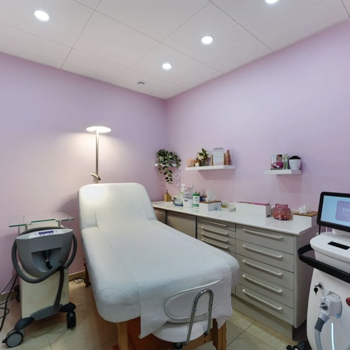 Body L - Sourcils & cils Drancy - Body L - Photo Galerie - OneBooking