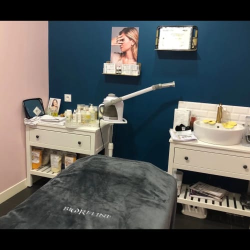 Le Salon By Laura Coiffure & Esthétique - Coiffure Clichy - Le Salon By Laura Coiffure & Esthétique - Photo Galerie - OneBooking