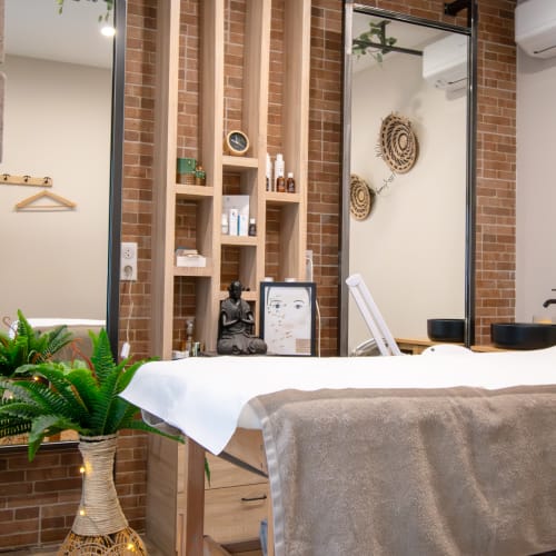 Luxe Beauty - Coiffure Le Luc - Luxe Beauty - Photo Galerie - OneBooking