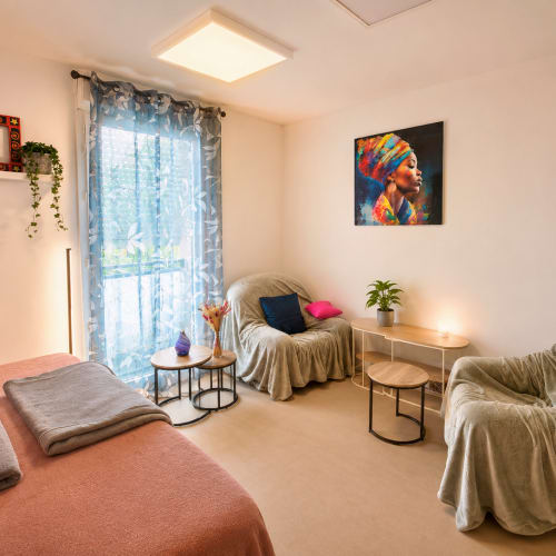 Hélène René-Aubin - Hypnothérapie, Kobido & Massage - Massage Rezé - Hélène René-Aubin - Hypnothérapie, Kobido & Massage - Photo Galerie - OneBooking