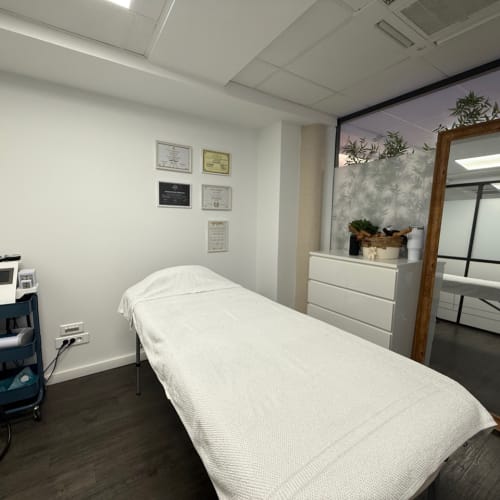 Bodycare By M - Maderotherapie - Drainage Lymphatique - Sourcils & cils Martigues - Bodycare By M - Maderotherapie - Drainage Lymphatique - Photo Galerie - OneBooking