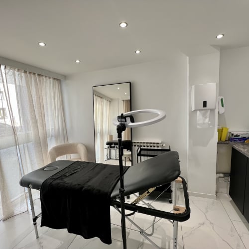 Sh Beauty Clinic - épilation laser - détatouage - microblading - candy lips - Coiffure Toulon - Sh Beauty Clinic - épilation laser - détatouage - microblading - candy lips - Photo Galerie - OneBooking