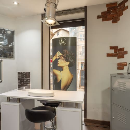 Le Bar des Coiffeurs - Paris - Coiffure Toulon - Le Bar des Coiffeurs - Paris - Photo Galerie - OneBooking