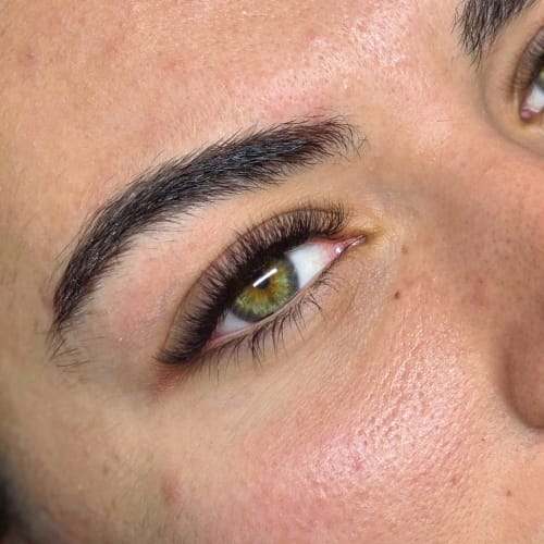 Une Pose chez Vivi - Sourcils & cils Nice - Une Pose chez Vivi - Photo Galerie - OneBooking