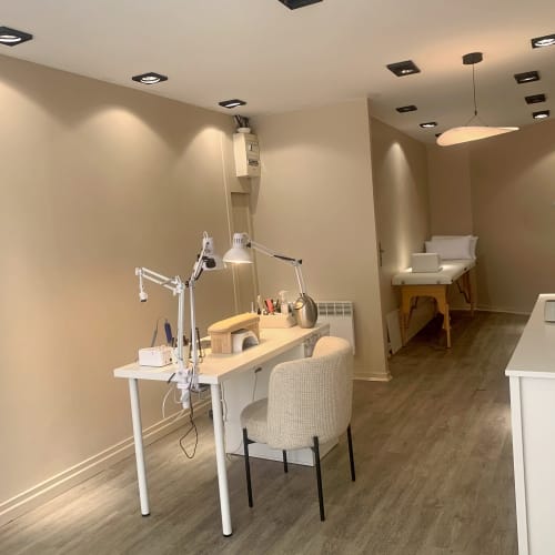B12 Nail Collection - Onglerie La Rochelle - B12 Nail Collection - Photo Galerie - OneBooking