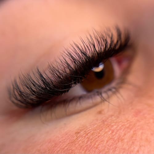 Bloom Beauty - Lash Artist - Institut de beauté Cannes - Bloom Beauty - Lash Artist - Photo Galerie - OneBooking