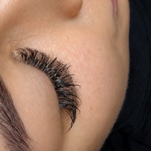 Lily K-Beauty - Sourcils & cils Arles - Lily K-Beauty - Photo Galerie - OneBooking