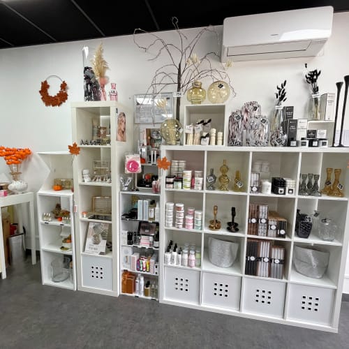 CONCEPT STORE by L’univers de L’ongle - Sourcils & cils Hyères - CONCEPT STORE by L’univers de L’ongle - Photo Galerie - OneBooking