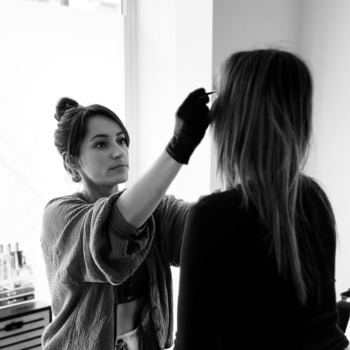 Nano cils-sourcils - Épilation Aix-les-Bains - Nano cils-sourcils - Photo Galerie - OneBooking