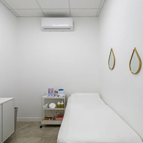 LA MAISON R.R - Onglerie Nanterre - LA MAISON R.R - Photo Galerie - OneBooking