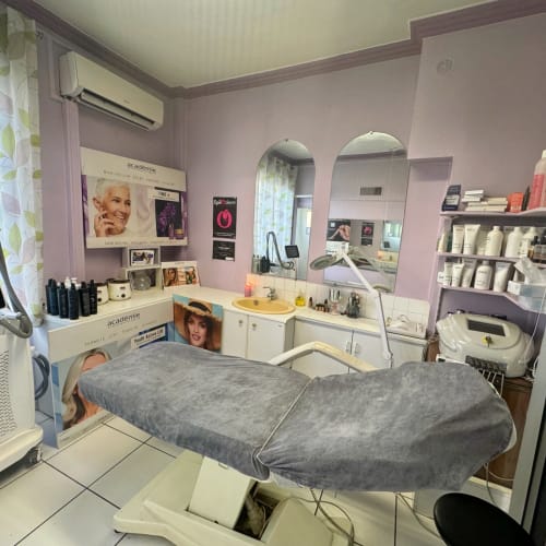 Esthetic Beauty - Onglerie Clermont-Ferrand - Esthetic Beauty - Photo Galerie - OneBooking