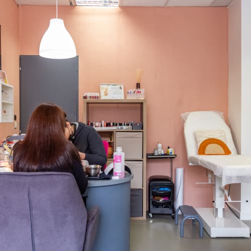 EB Esthétique Coiffure et Formation - Onglerie Clermont-Ferrand - EB Esthétique Coiffure et Formation - Photo Galerie - OneBooking