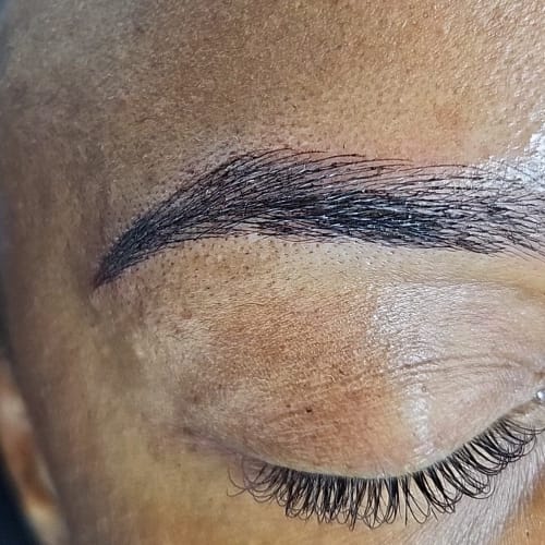Beewomanly Brow & Lashes - Institut de beauté Lyon - Beewomanly Brow & Lashes - Photo Galerie - OneBooking