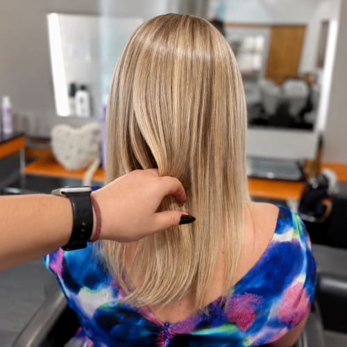Estrela - Coloriste, Nuances et Reflets - Coiffure Dijon - Estrela - Coloriste, Nuances et Reflets - Photo Galerie - OneBooking