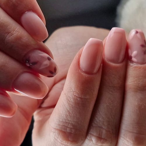 Laure Nail's 83 - Coiffure Toulon - Laure Nail's 83 - Photo Galerie - OneBooking
