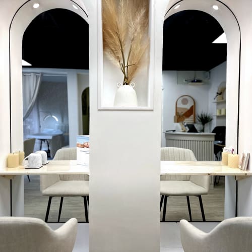 L’iris - Onglerie Lisieux - L’iris - Photo Galerie - OneBooking