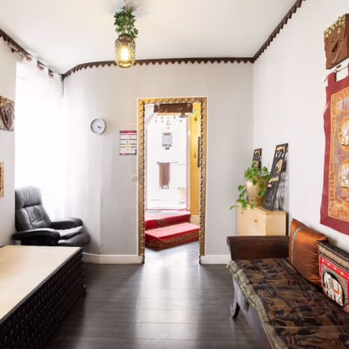 Jaroen Thai Spa - Sourcils & cils Courbevoie - Jaroen Thai Spa - Photo Galerie - OneBooking