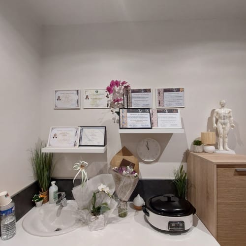 IRIS Massage Thai - Sourcils & cils Aubagne - IRIS Massage Thai - Photo Galerie - OneBooking