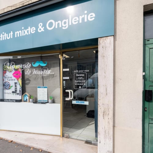 Un monde de beautés - Onglerie Orléans - Un monde de beautés - Photo Galerie - OneBooking