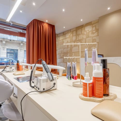 Vroda - Onglerie Bordeaux - Vroda - Photo Galerie - OneBooking