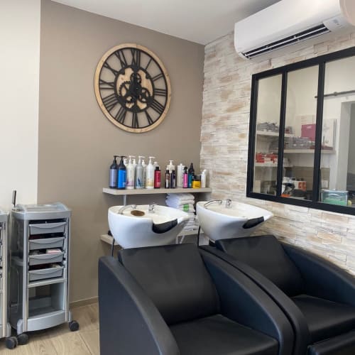 Salon de Coiffure Sabrina - Atelier de Léa - Sourcils & cils Grasse - Salon de Coiffure Sabrina - Atelier de Léa - Photo Galerie - OneBooking