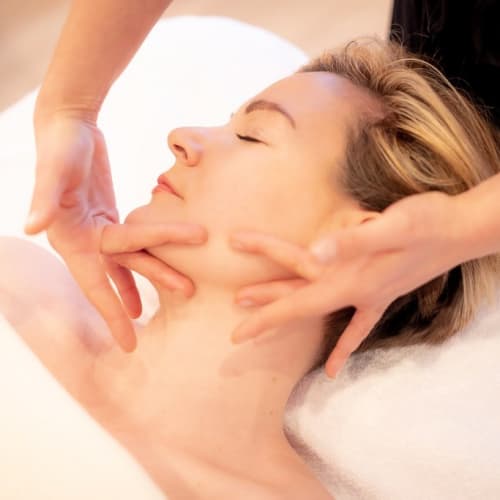 Agathe Bonandrini Facialiste - Massage Daix - Agathe Bonandrini Facialiste - Photo Galerie - OneBooking