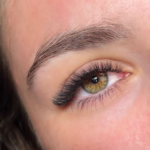 YAHNA - Sourcils & cils Villenave-d'Ornon - YAHNA - Photo Galerie - OneBooking